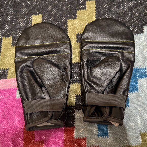 Everlast Boxing Training & Sparring, Speedbag & Punchbag Gloves, Black - Picture 10 of 13